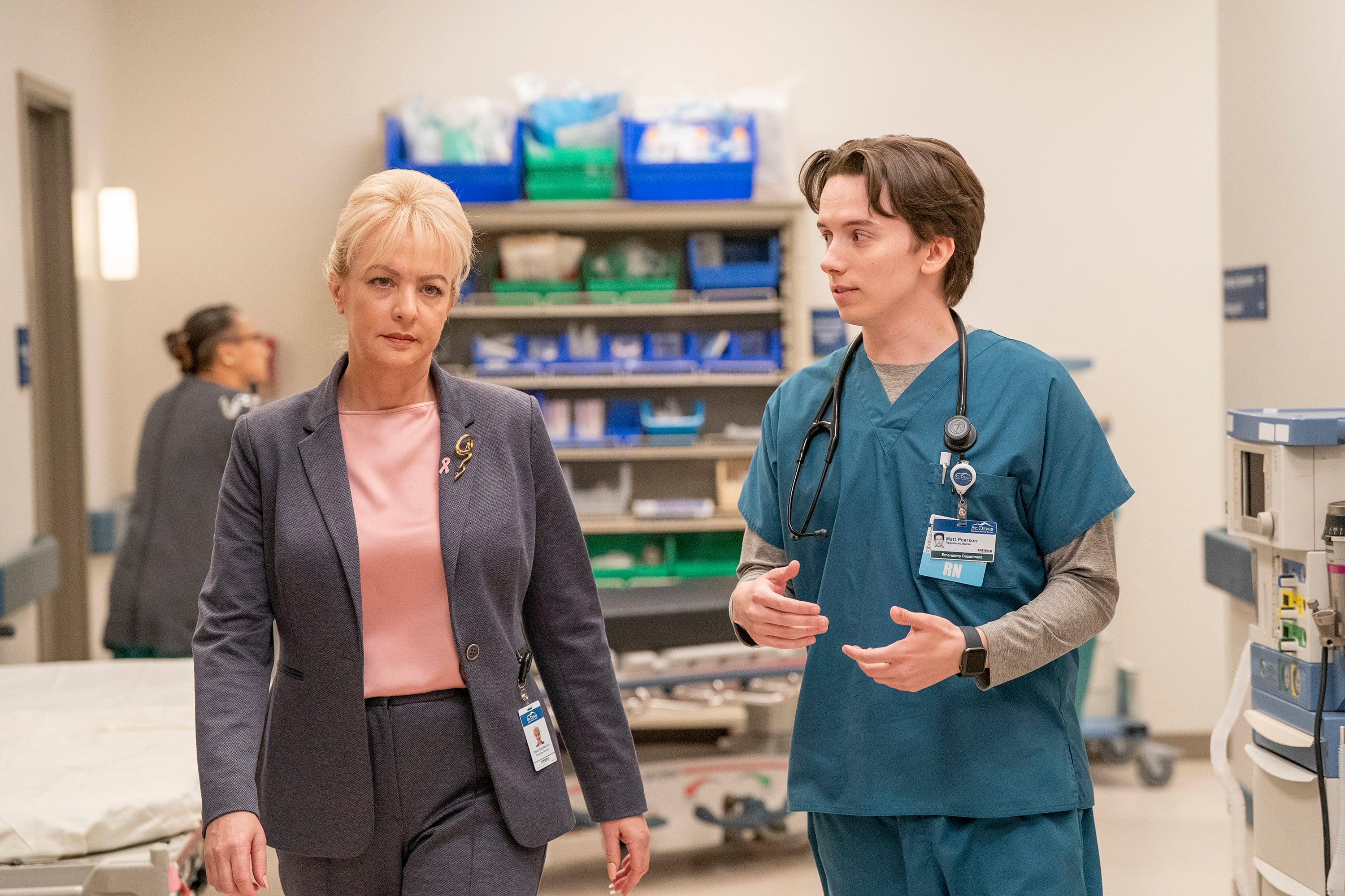 Joyce es una “idiota rimbobante de buen corazón”, dice Wendi McLendon-Covey.