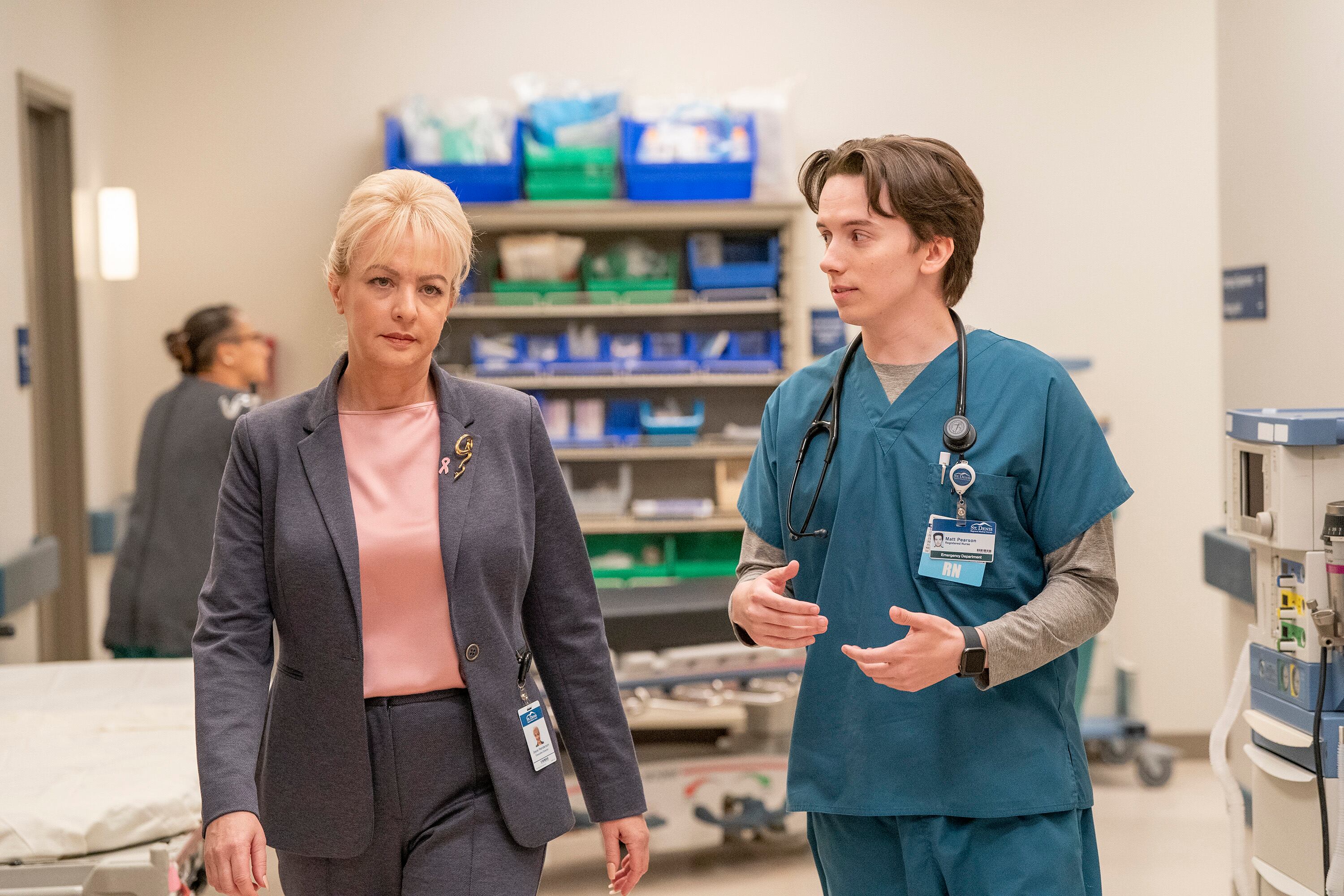 Joyce es una “idiota rimbobante de buen corazón”, dice Wendi McLendon-Covey.