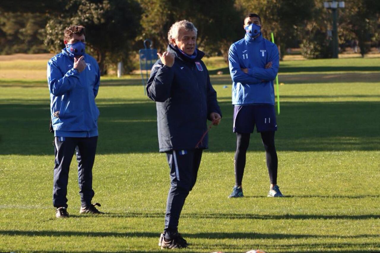 Pipo Gorosito, sus dirigidos volverán a entrenarse el sábado.