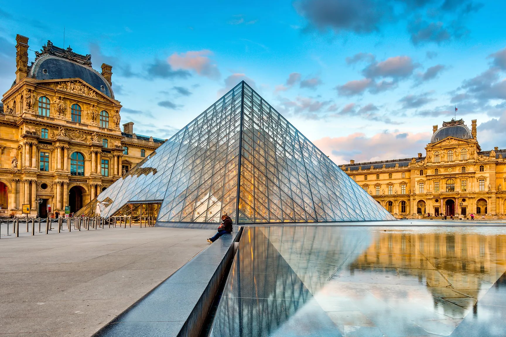 Robo al museo del Louvre: instalarán "dispositivos antiintrusión" antes de fin de año