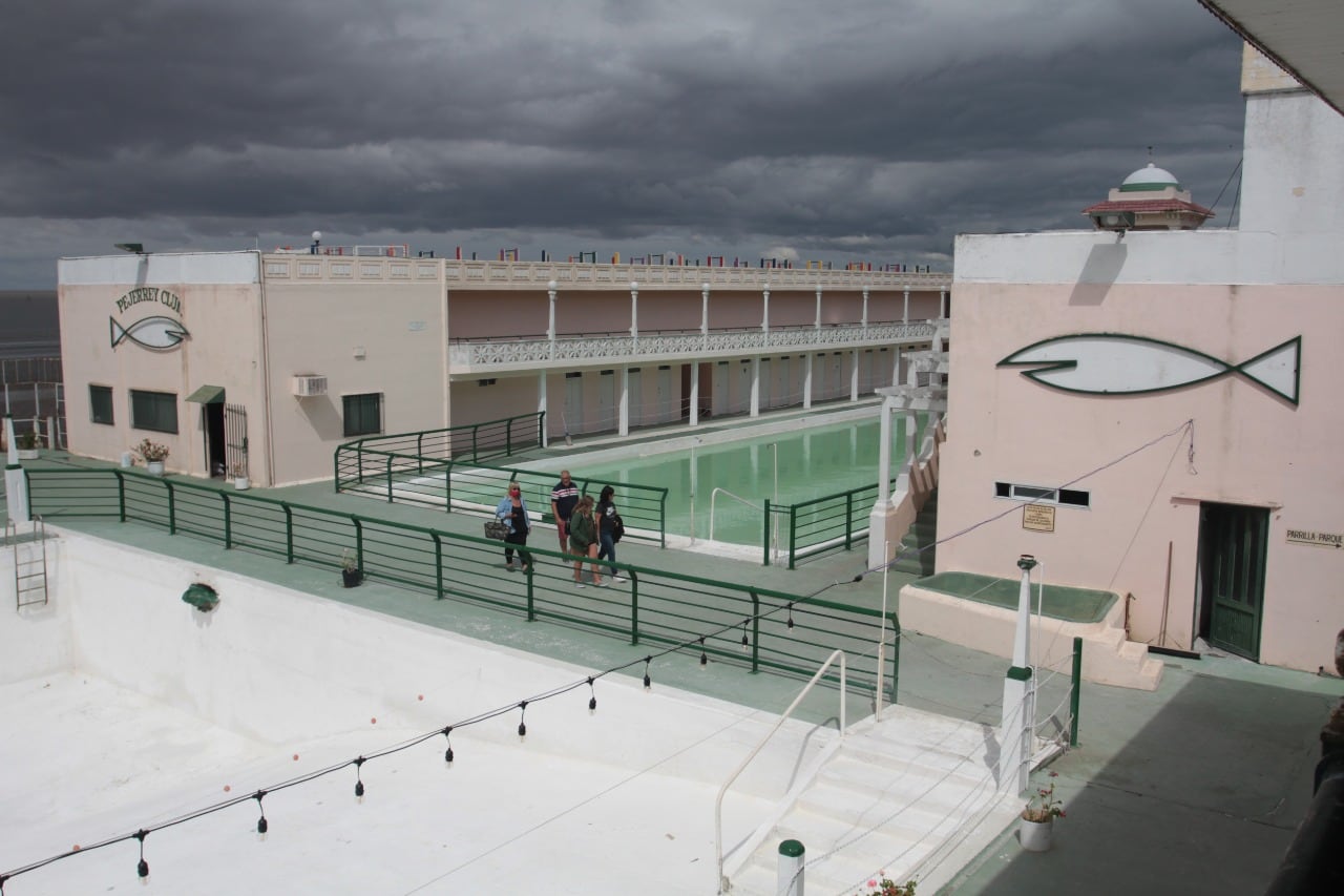 El Club Pejerrey le pone la pelea al tiempo.