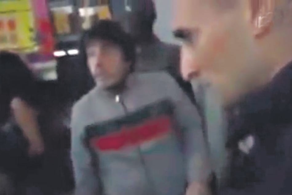 La reacción de maestras y estudiantes impidió que se llevaran presos a dos menores de edad.