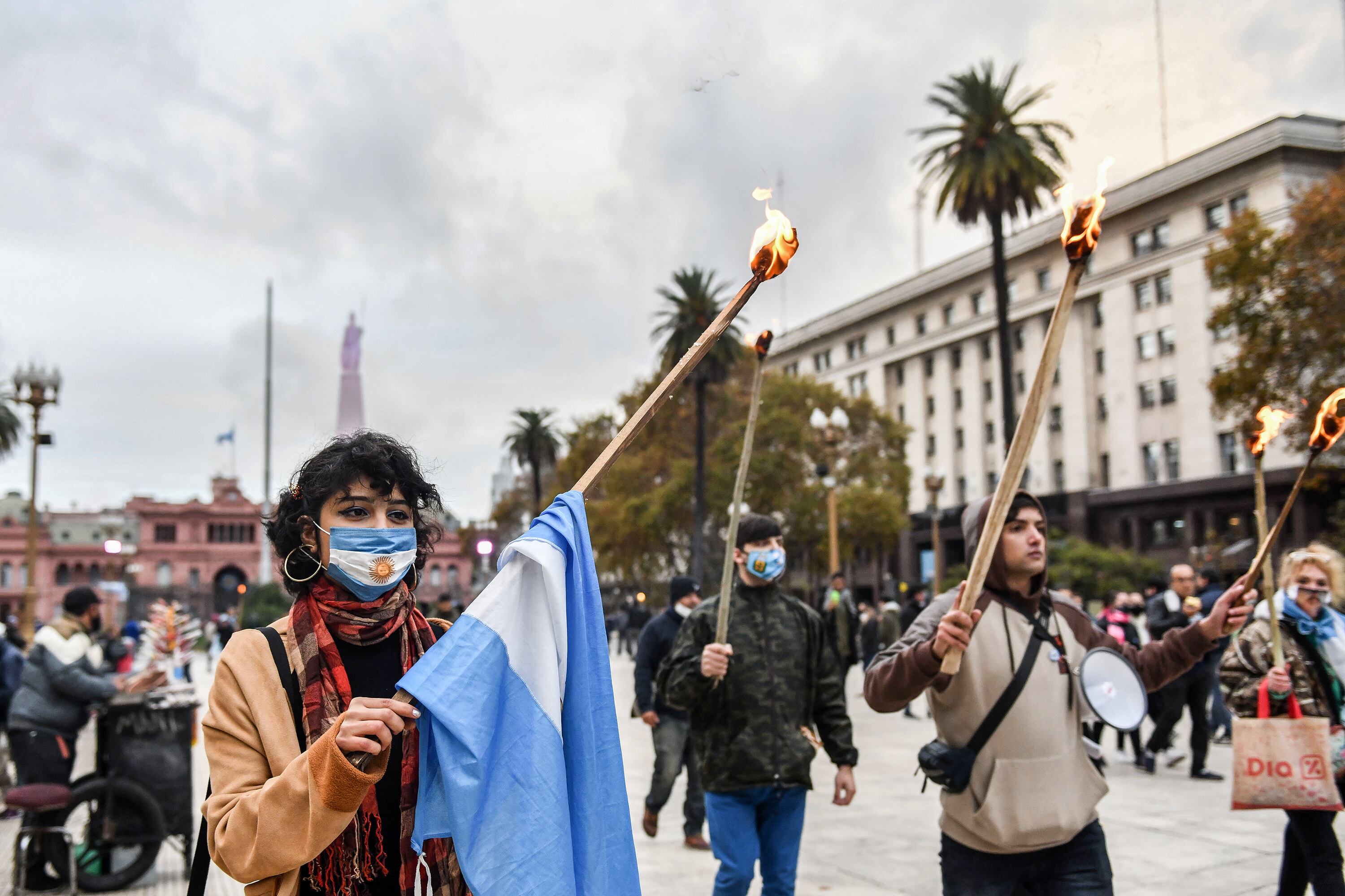 Los jueces de la Sala 1 consideran que "no hay peligro procesal" en liberar a los violentos militantes de Revolución Federal.