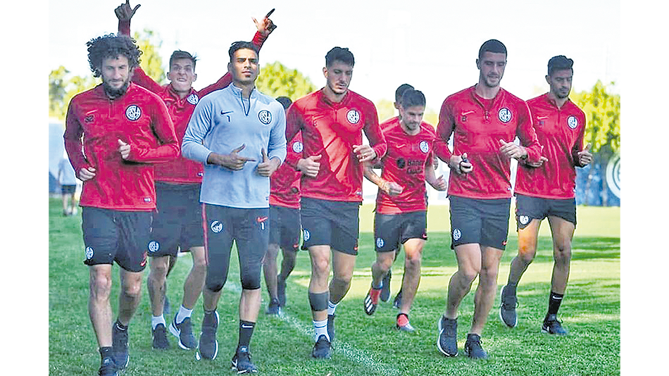 Almirón pondrá su once ideal, aunque hay dudas con la presencia de Blandi.