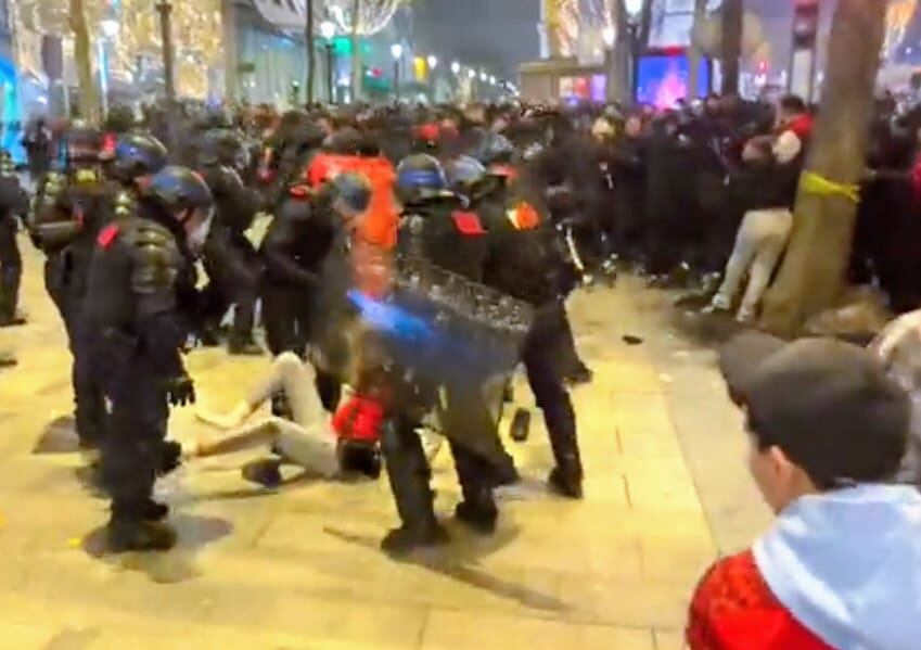 Represión policial en París