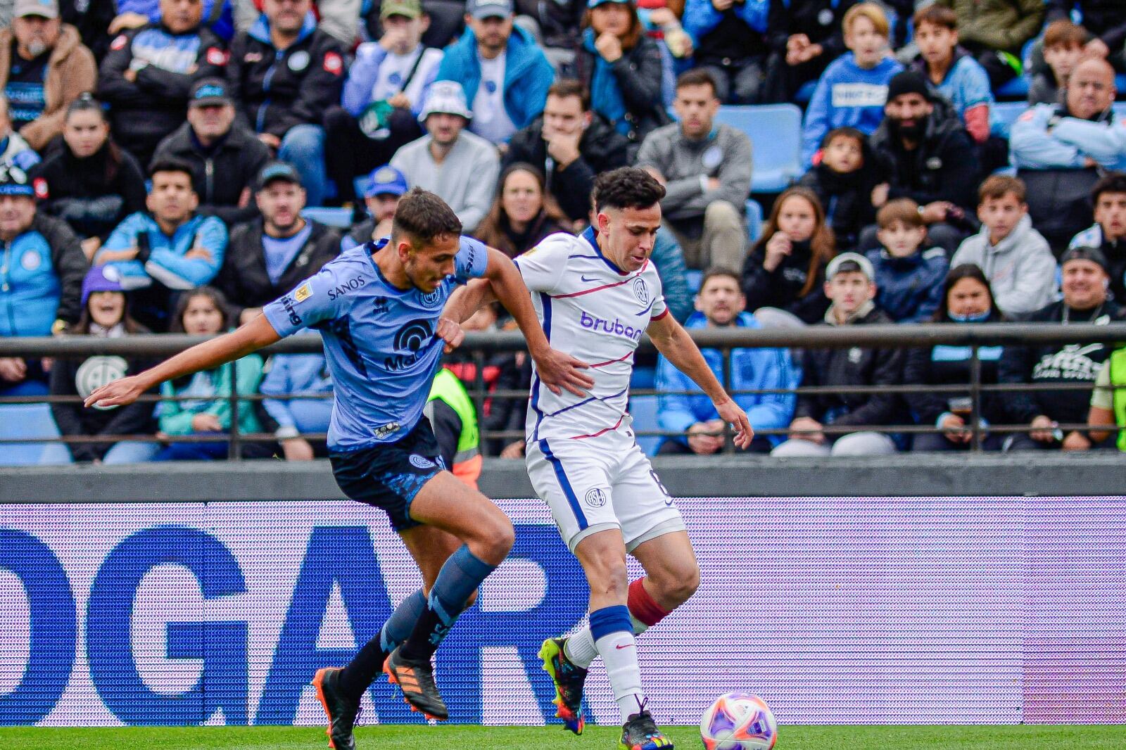 San Lorenzo se hizo fuerte en el Barrio Alberdi.