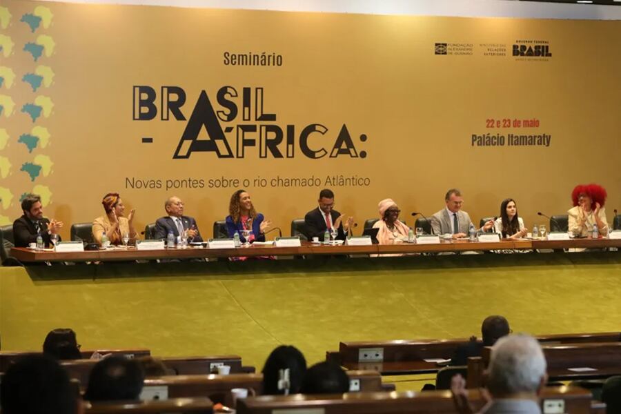Seminario “Brasil-África: Nuevos puentes sobre el río llamado Atlántico”, mayo de 2024. El evento fue parte de una serie de encuentros entre Brasil y Africa, que seguirá fortaleciéndose con la conferencia que se realizaráa en Salvador del 29 al 31 de agosto.