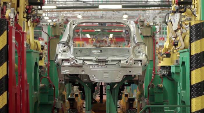 En comparación con 2015, la producción de vehículos registra este año una caída de 40 mil unidades.