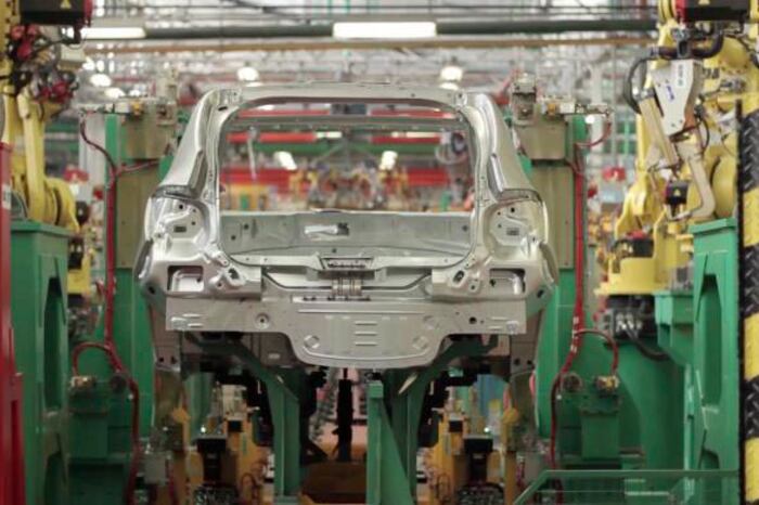 En comparación con 2015, la producción de vehículos registra este año una caída de 40 mil unidades.