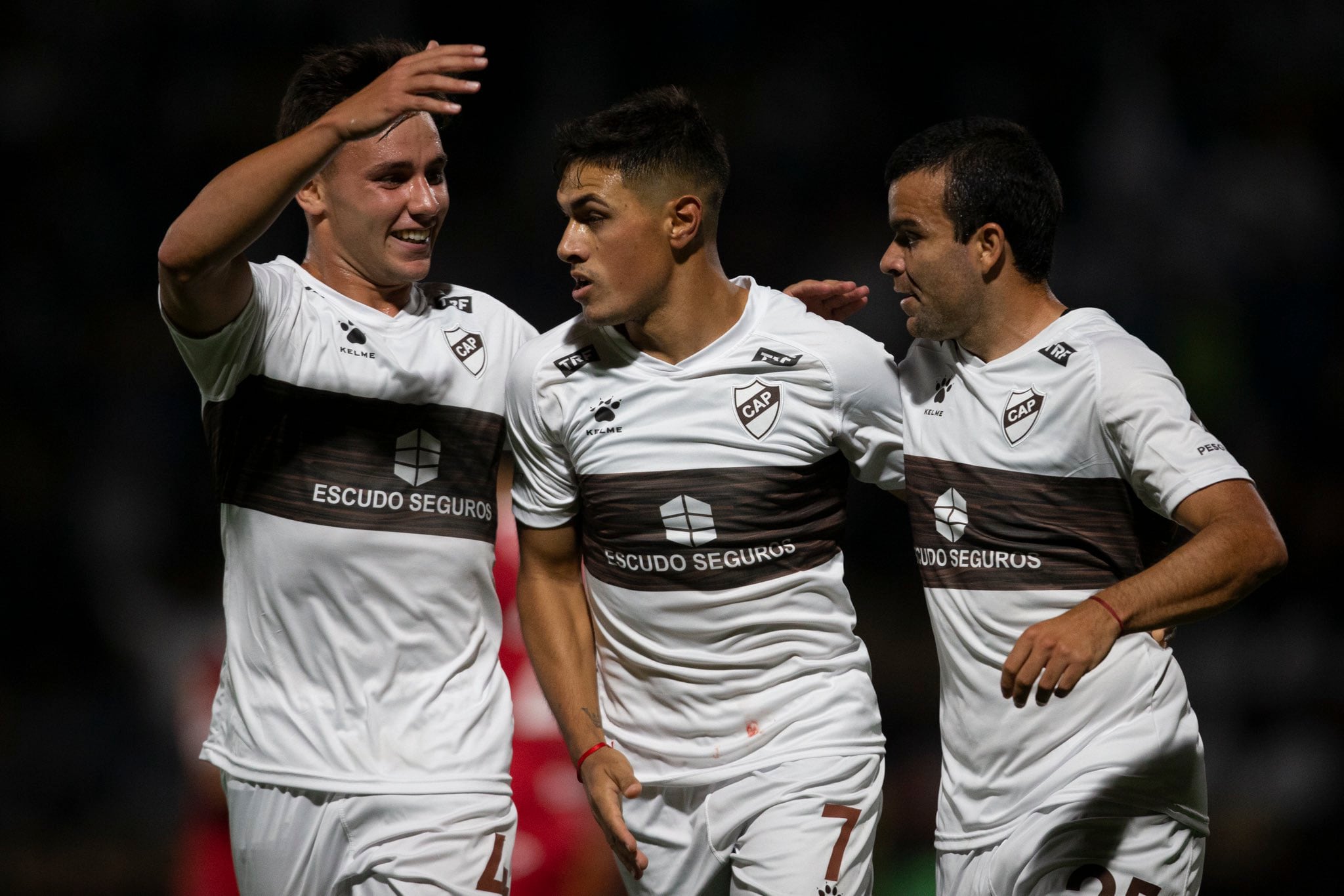 Platense le dio una gran alegría a sus hinchas