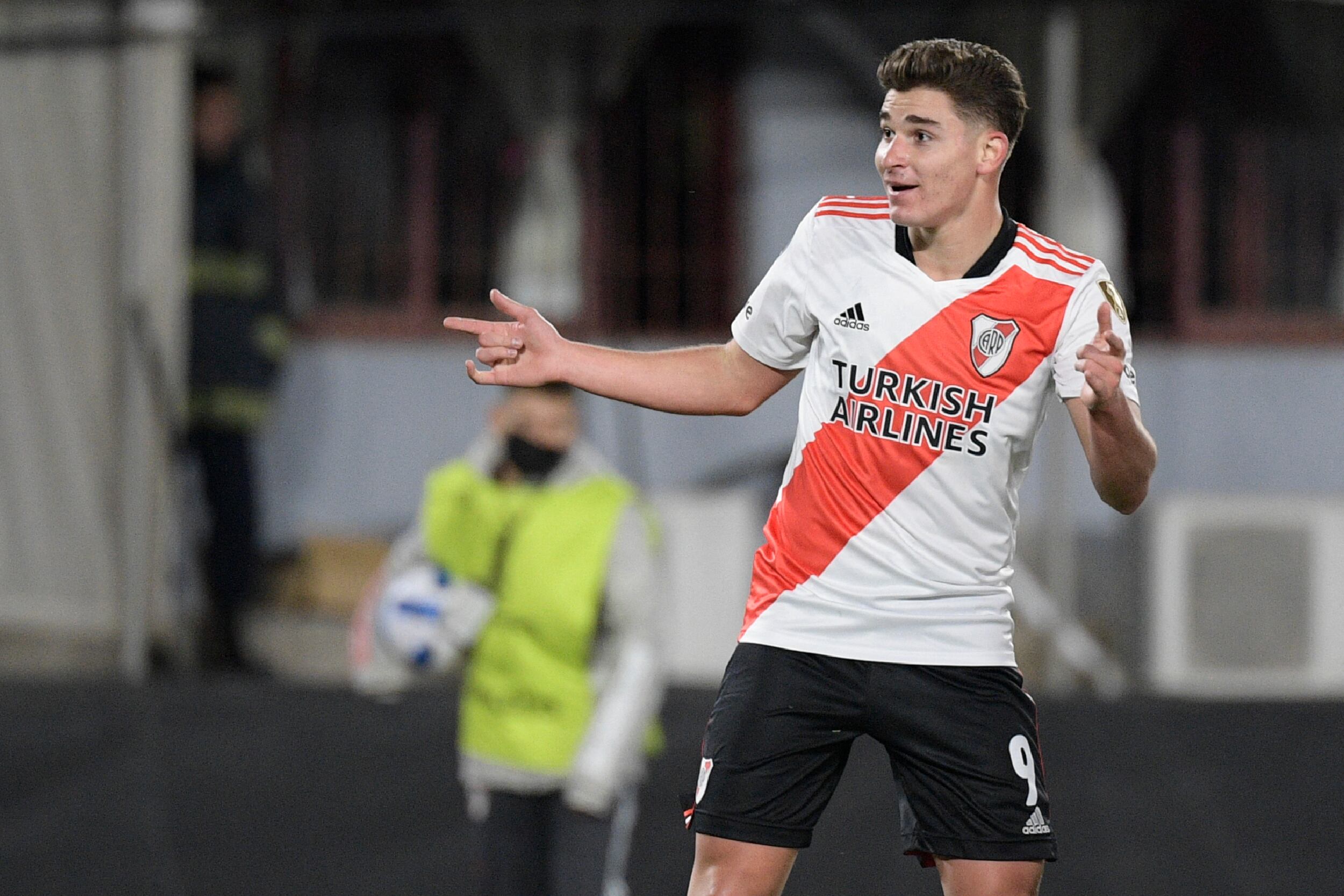 Julián Alvarez, el goleador de River que en julio jugará en el equipo de Guardiola.