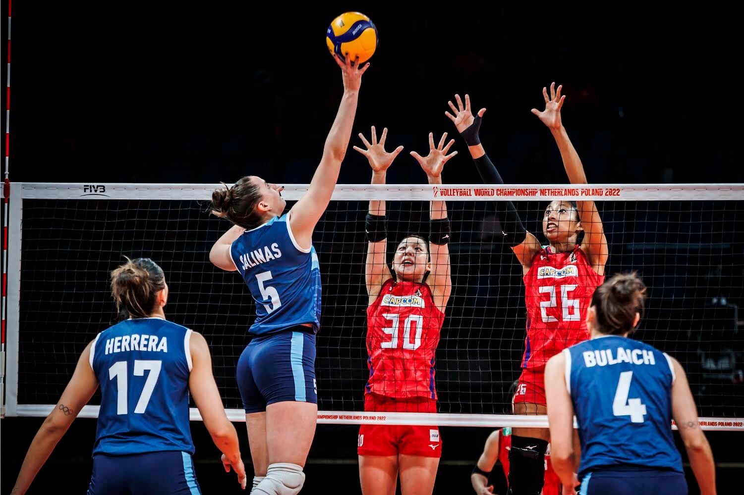 Candela Salinas intenta superar el doble bloqueo de las japonesas Seki Nanami y Miyabe Ari