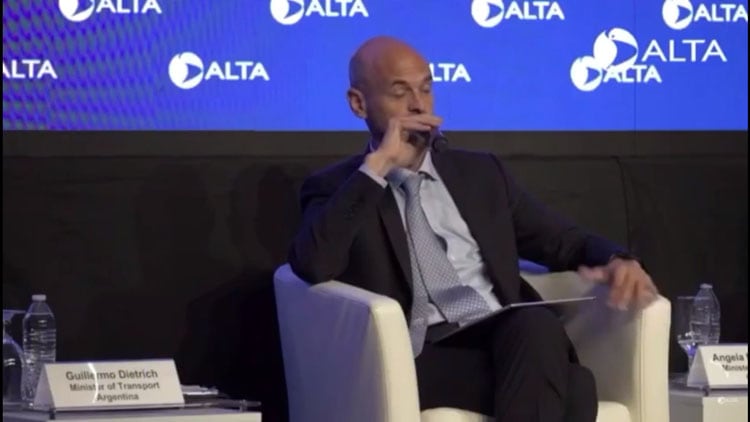 Dietrich en su alocución en Panamá.