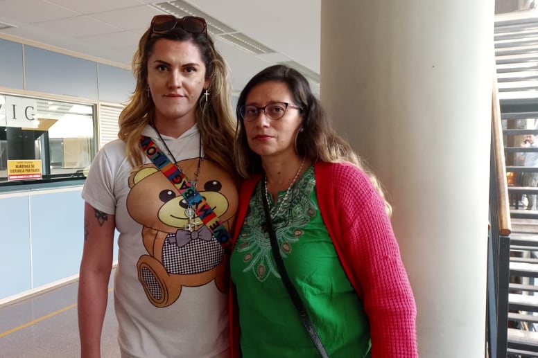 Camila y su hermana Jorgelina.