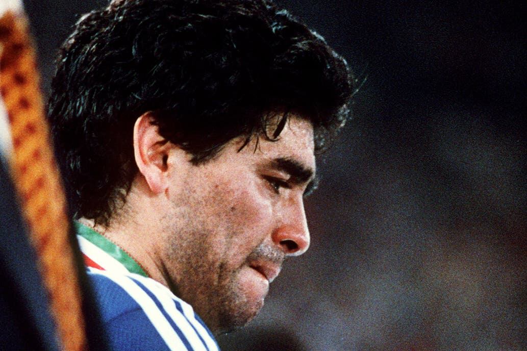 El llanto de Diego Maradona, con el subcampeonato en el bolsillo y la medalla en el cuello.