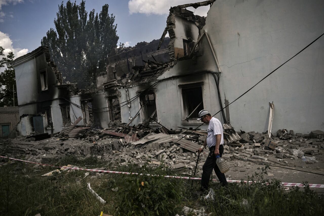 Lisichansk bombardeda.