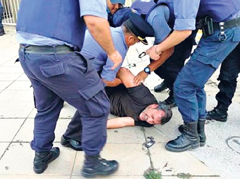 Aguiar fue arrestado por la policía a la mañana y estuvo detenido hasta última hora de la tarde.