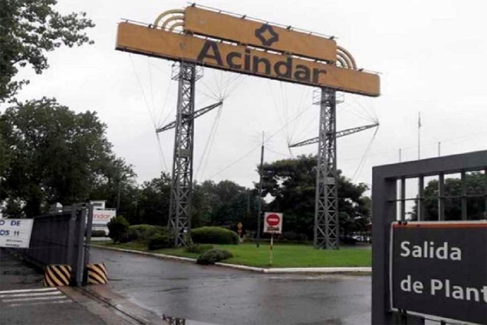 Acindar anunció la suspensión de 700 trabajadores en su planta de Villa Constitución.