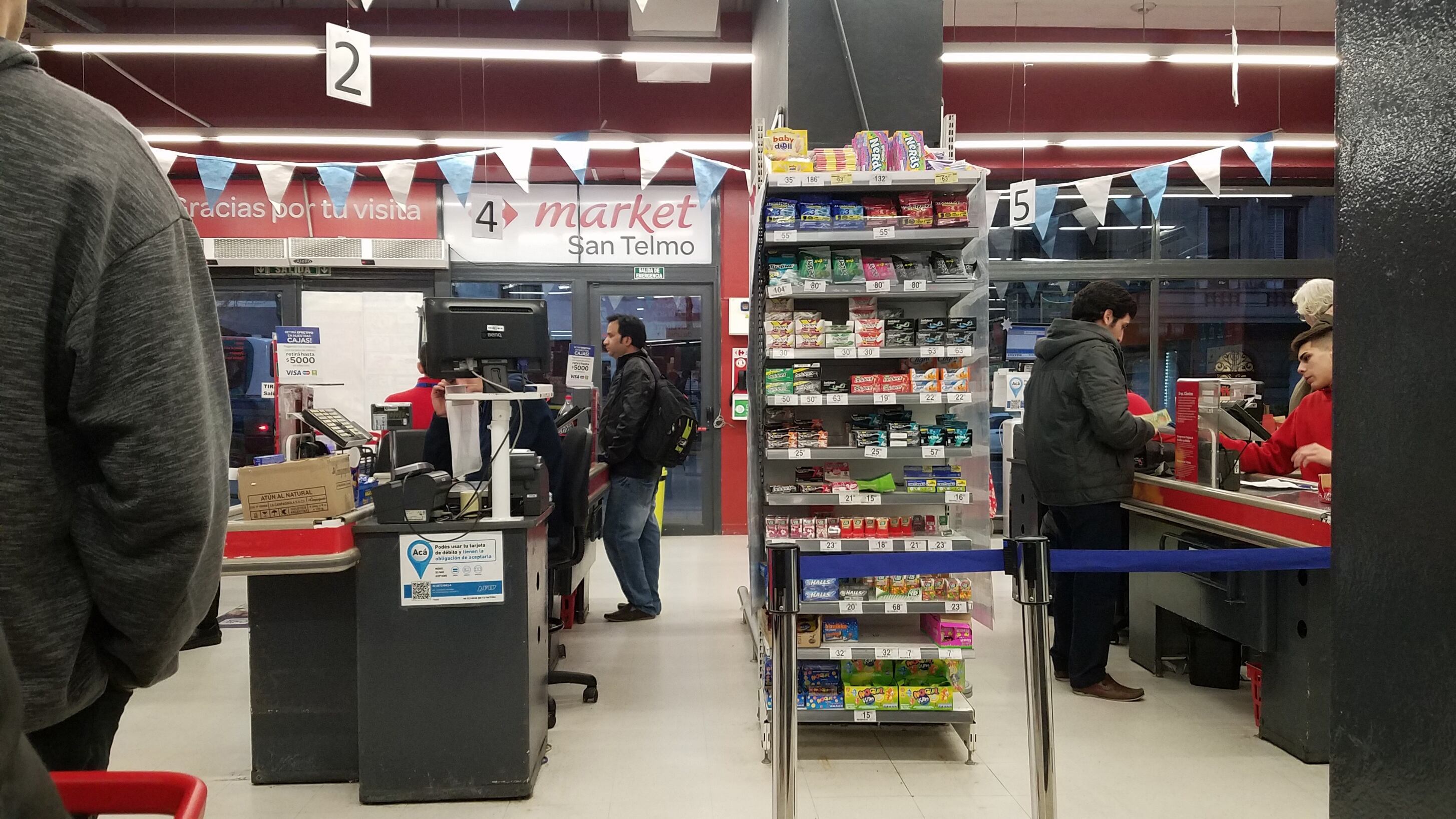 Los precios de bienes de consumo masivo siguen en alza, pese a la caída en la demanda. 