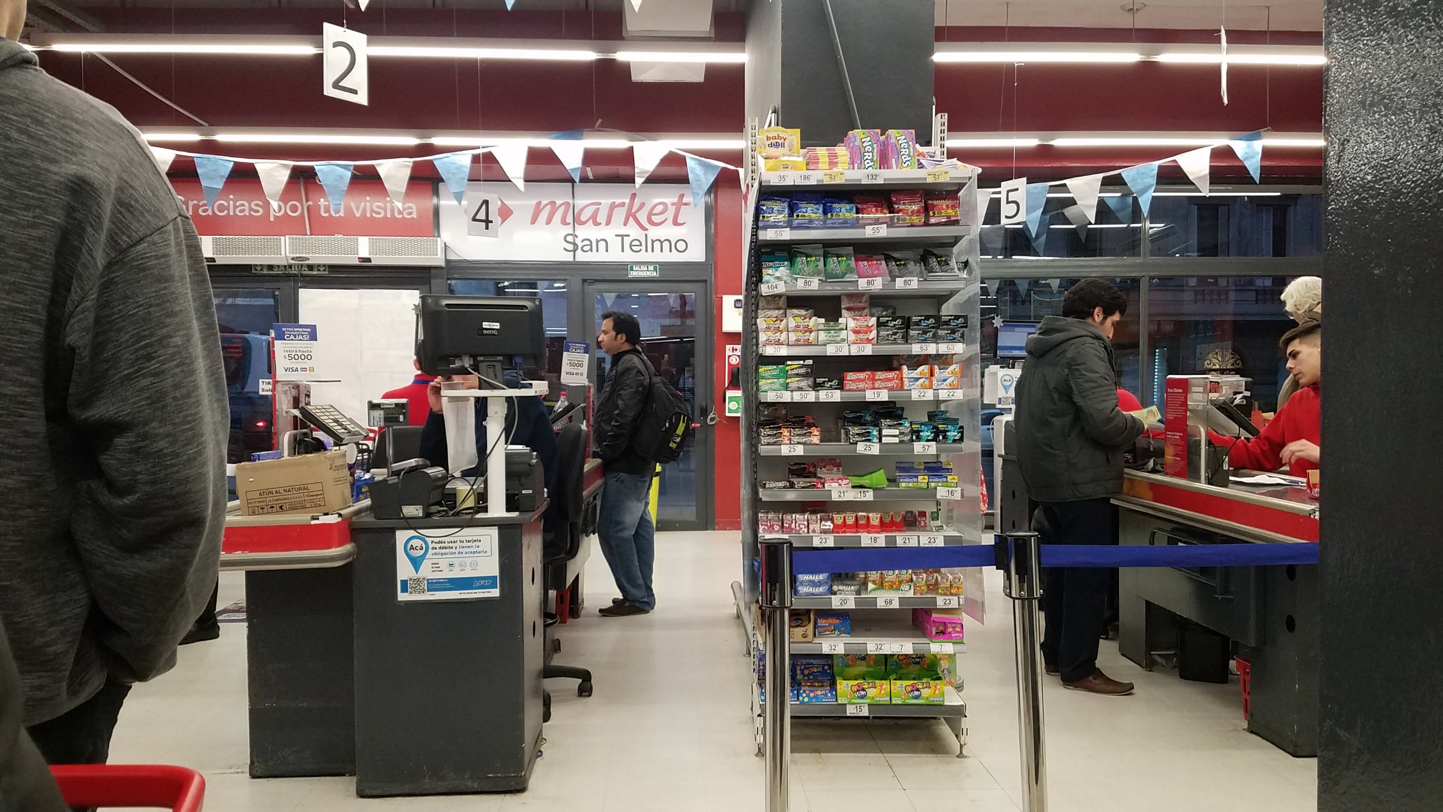 Los precios de bienes de consumo masivo siguen en alza, pese a la caída en la demanda.