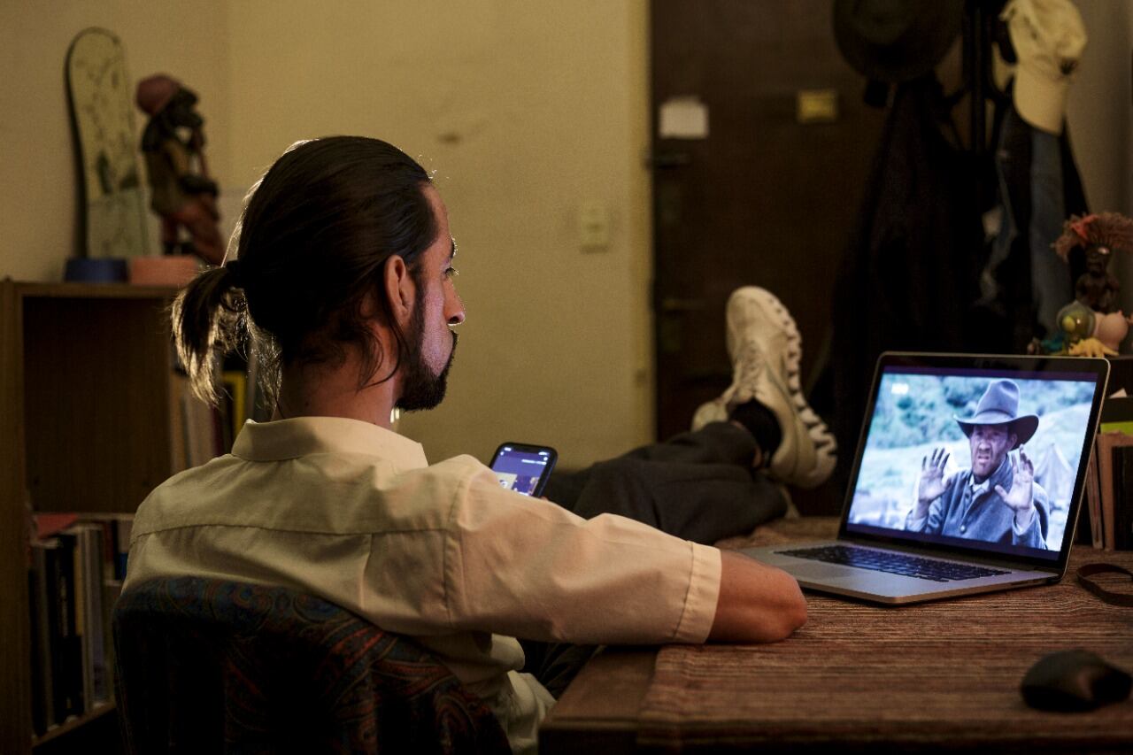 El Gobierno autorizó una suba del 5 por ciento de los servicios de internet, telefonía y TV por cable.