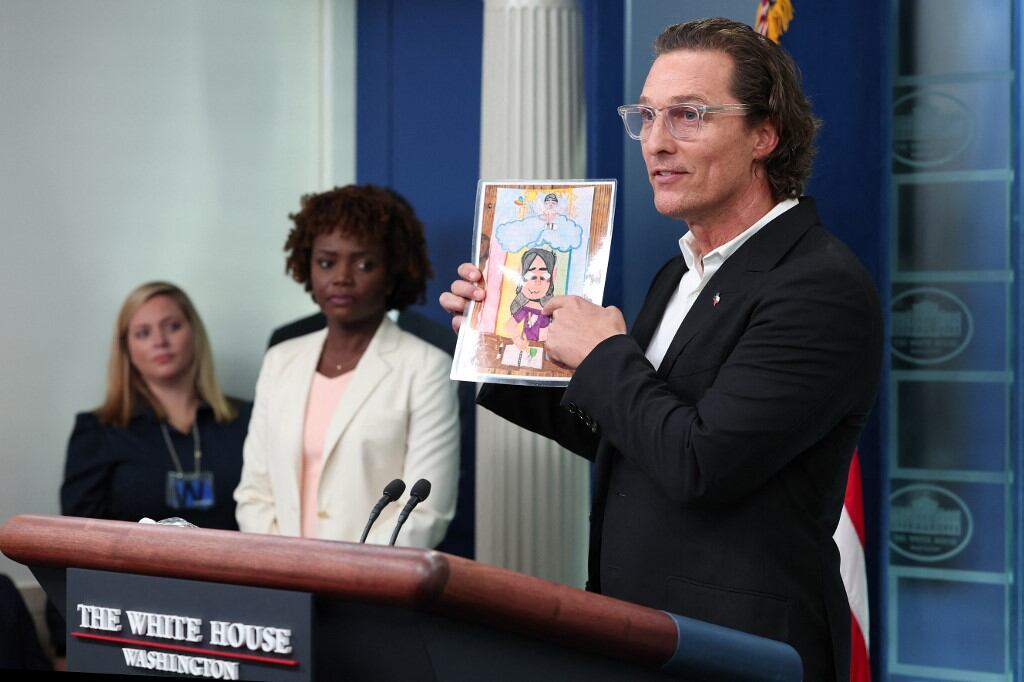 Matthew McConaughey durante su exposición tras reunirse con el presidente estadounidense. Foto: AFP. 
