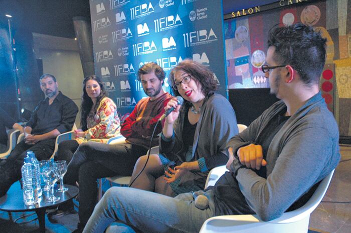 En la charla se mencionó la poca articulación que hay entre los festivales y las salas.