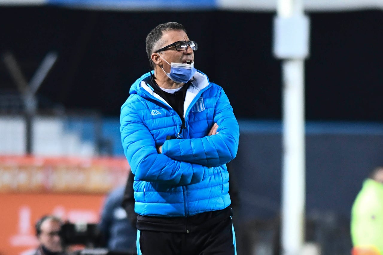 Pizzi está otra vez cuestionado por el flojo rendimiento del equipo