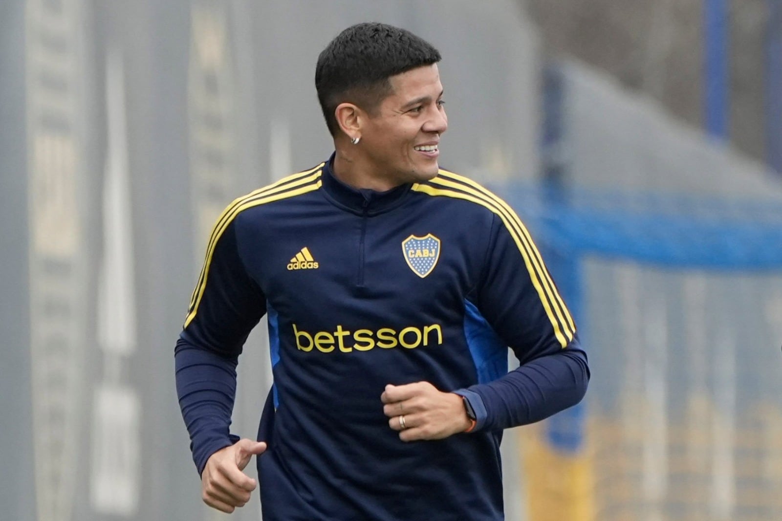 Rojo se volvió de Ecuador con un dolor en la zona intercostal.