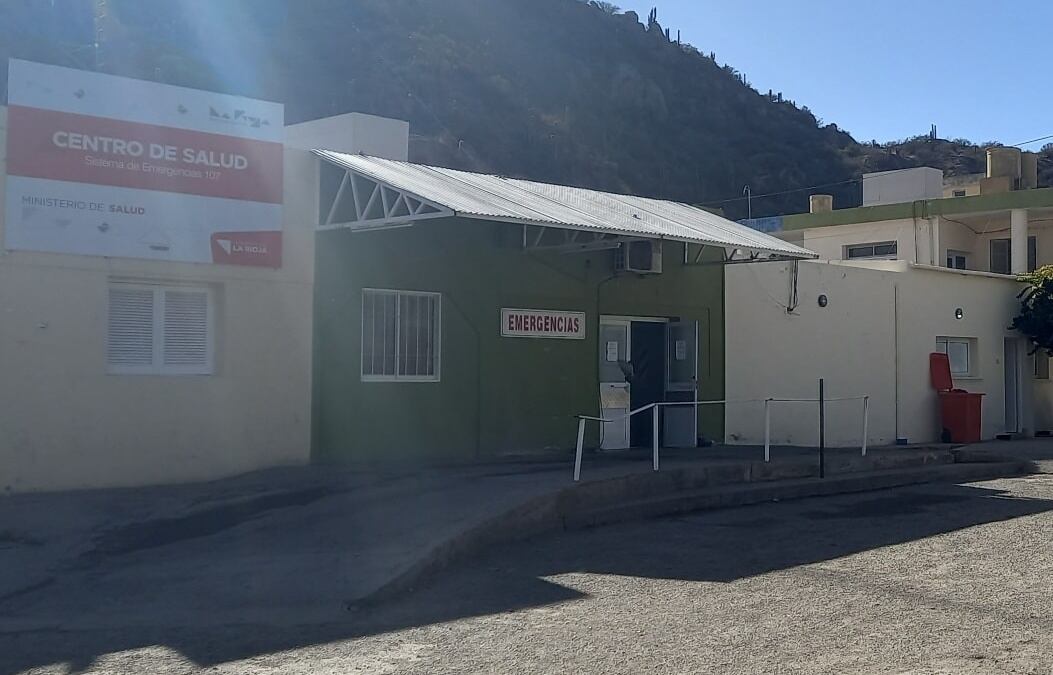 La joven ingresó en la noche del jueves al hospital del Chilecito.