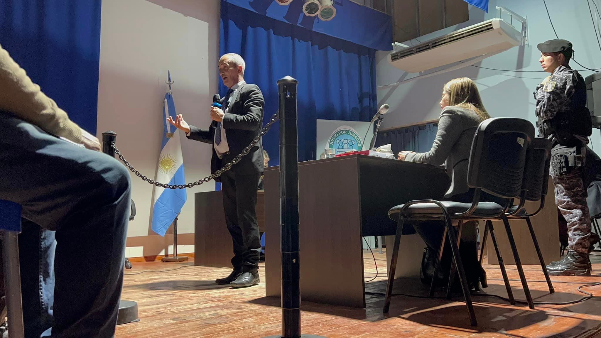 Alegatos del Fiscal Augusto Barros frente al jurado popular.
