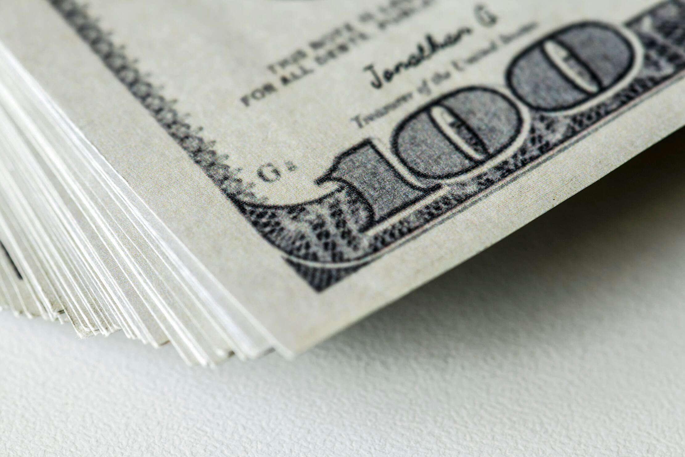 El dólar blue se mantuvo en 970 pesos. 