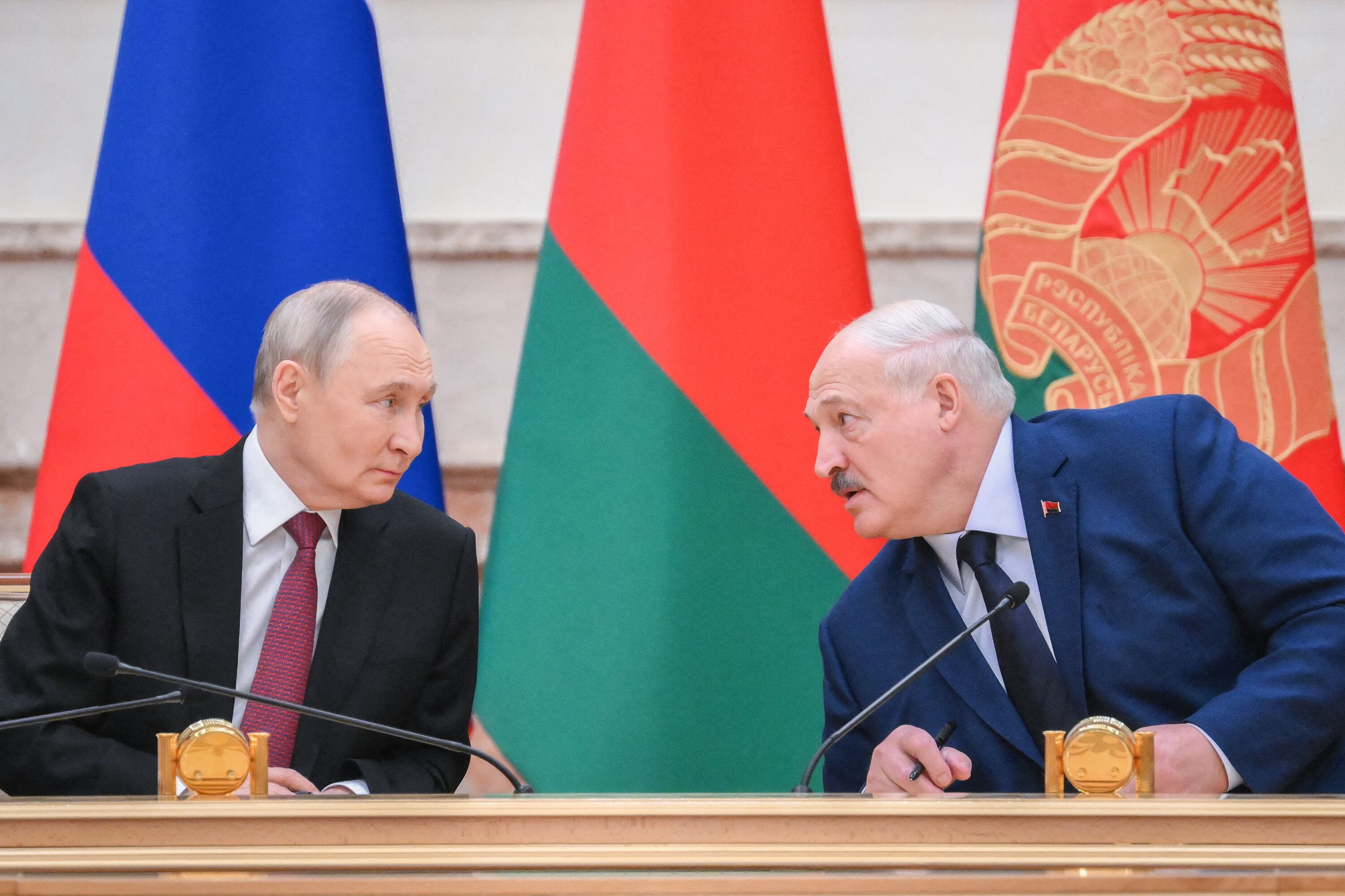 En su reunión con Putin, Lukashenko habló de la amenaza que suponen Polonia y Lituania