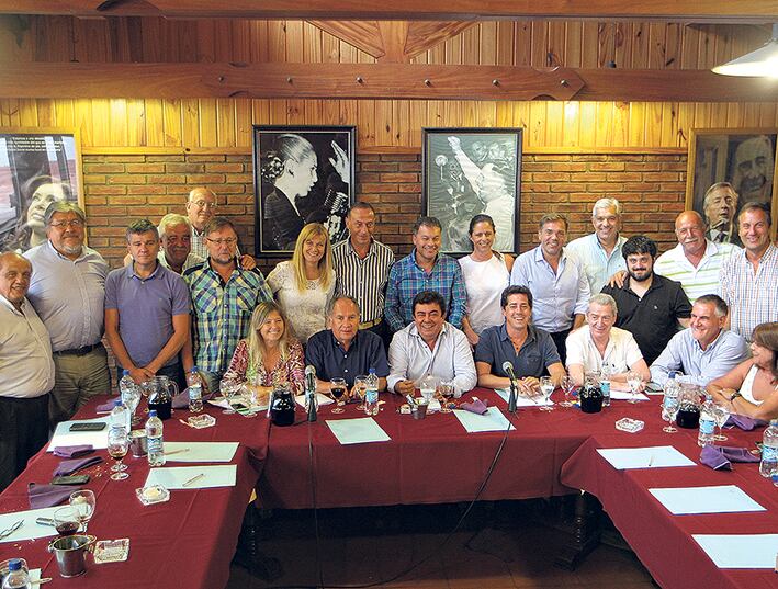 Fernando Espinoza abogó por “un gran frente electoral con los mejores candidatos”.