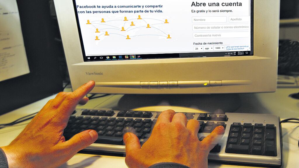 El hombre usaba un perfil falso de Facebook durante el año pasado.