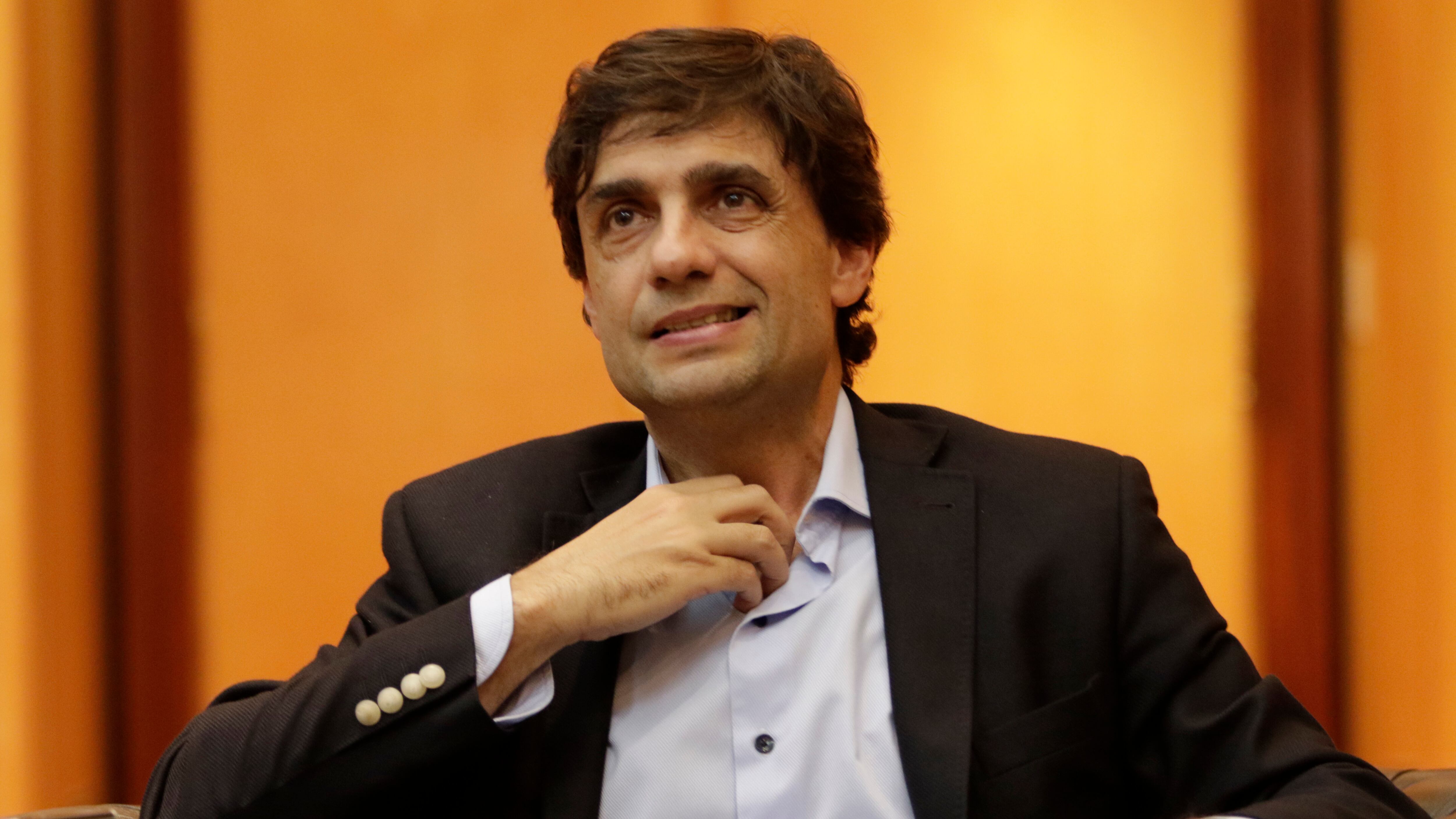 El ministro Lacunza se vio forzado a "reperfilar" algunos vencimientos.