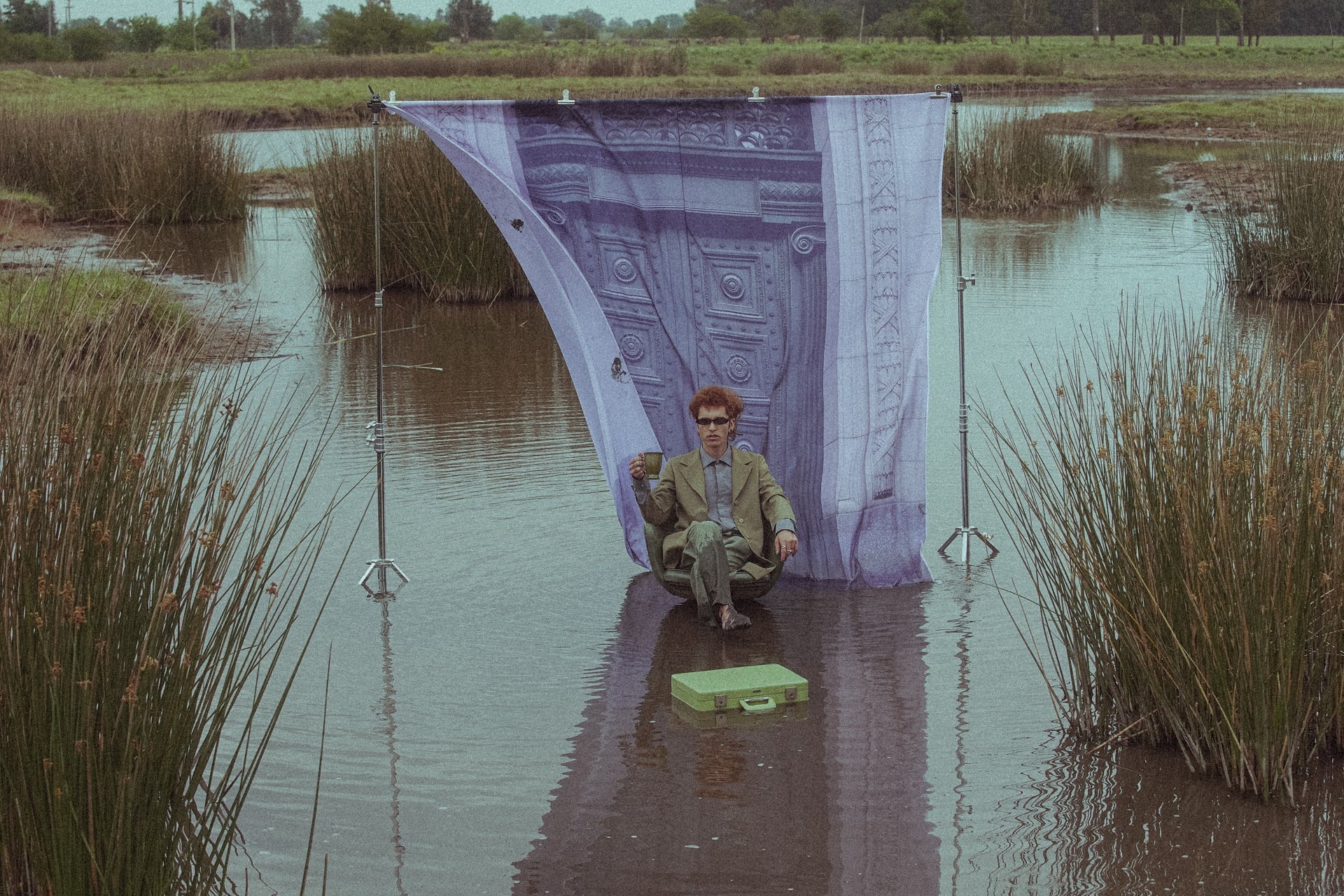 El debur de Un Muerto Más presenta una galería de momentos entre el infierno y el paraíso, con feats de La Valenti, Renata Di Croce y Louise