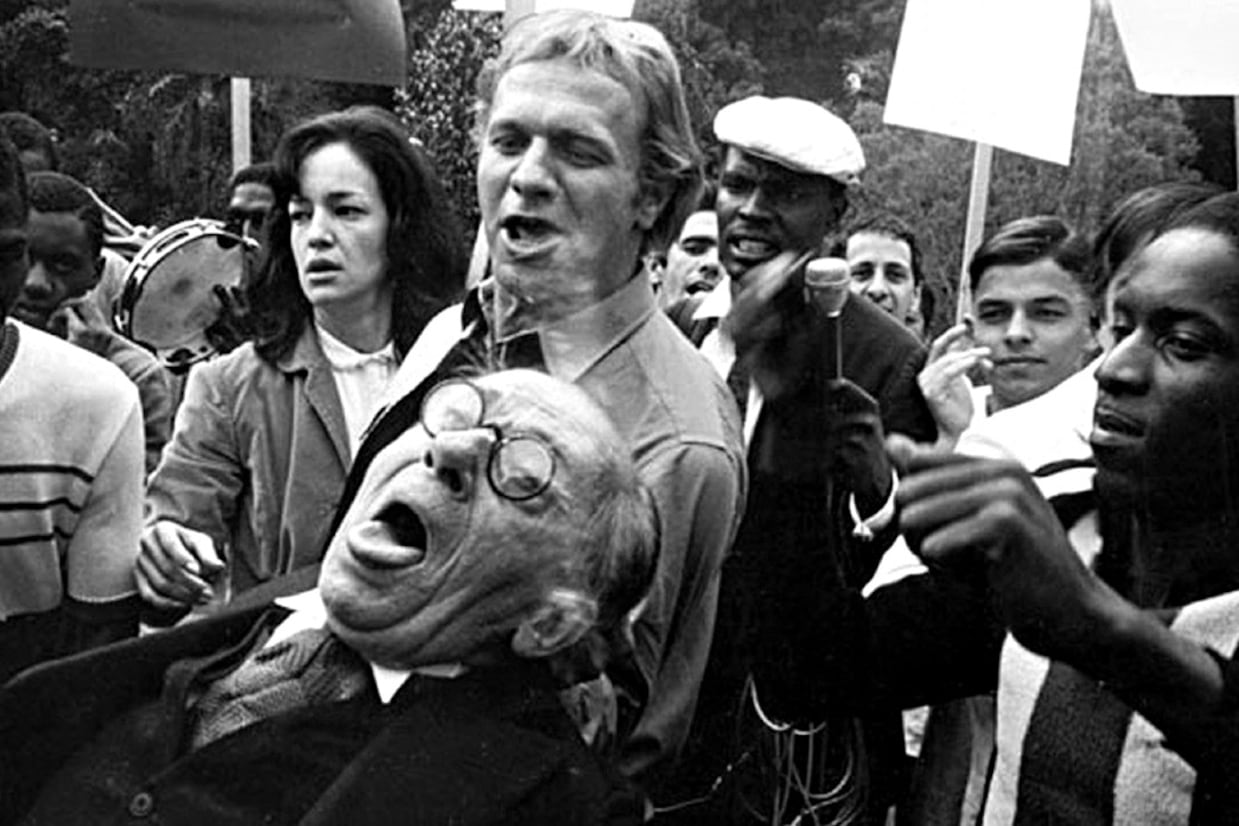 Tierra en trance, obra maestra de Glauber Rocha.