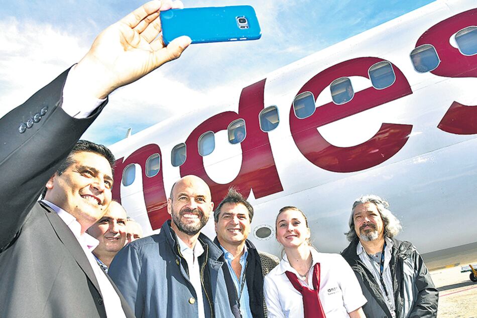El ministro de Transporte, Guillermo Dietrich, fue uno de los promotores de la aerolínea Andes.