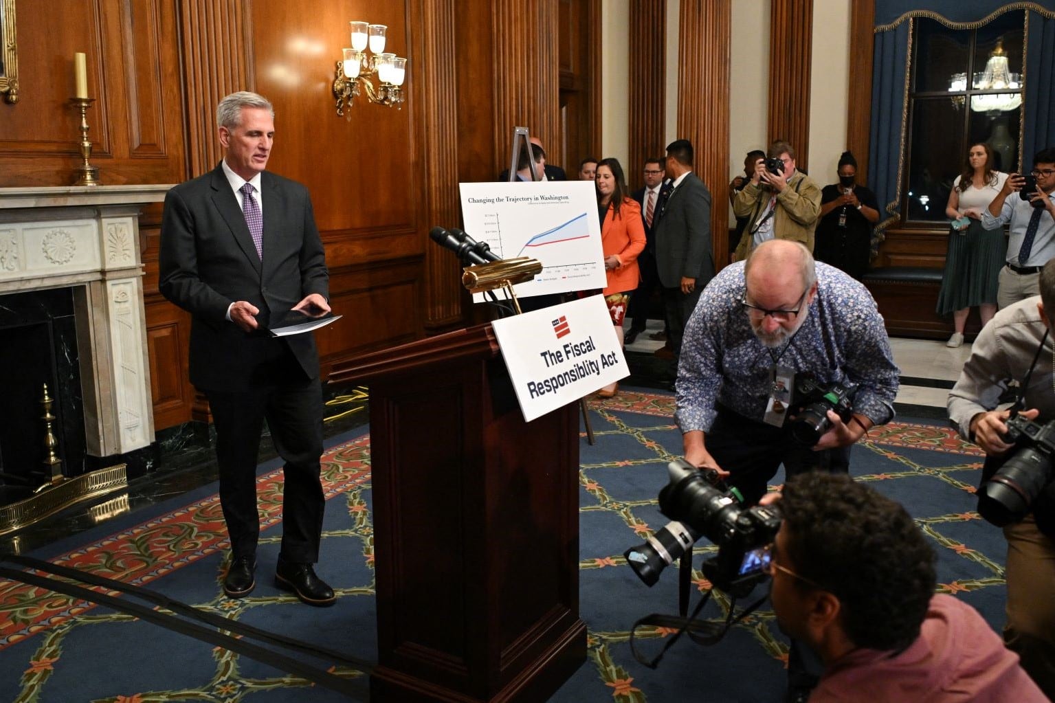 El presidente de la Cámara de Representantes y líder republicano, Kevin McCarthy, brindando detalles del acuerdo (Foto: AFP).