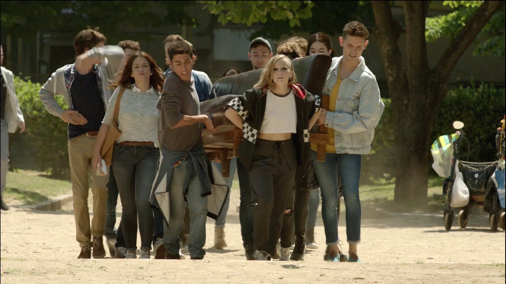 Complejos y excitados, los peripatéticos lidian con sus demonios, carceleros, fetiches y objetos de poder.