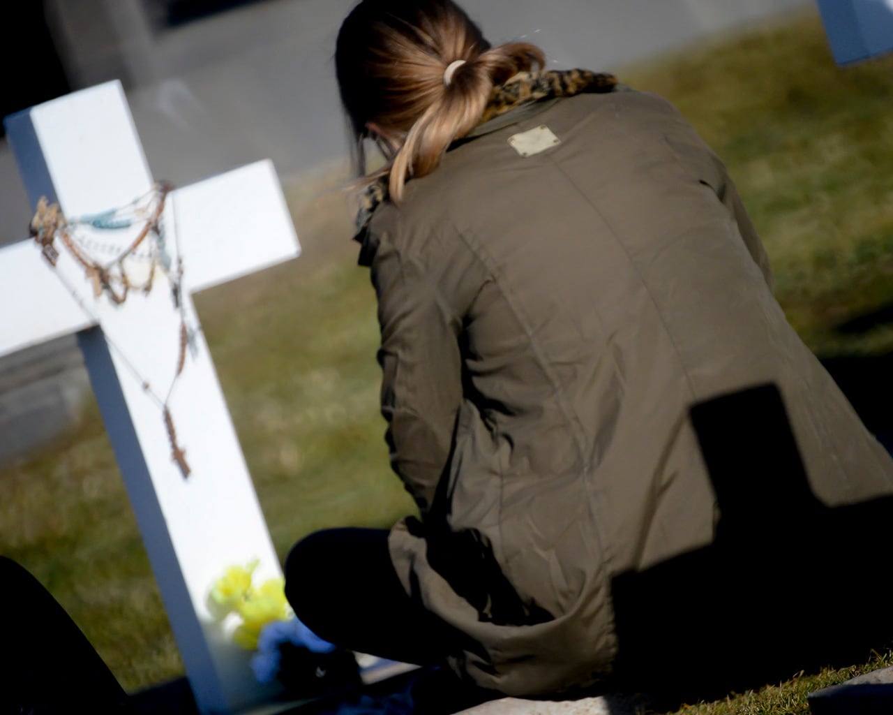 Se exhumarán los restos de varias personas, ubicados en una tumba denominada C.1.10, en el Cementerio de Darwin.