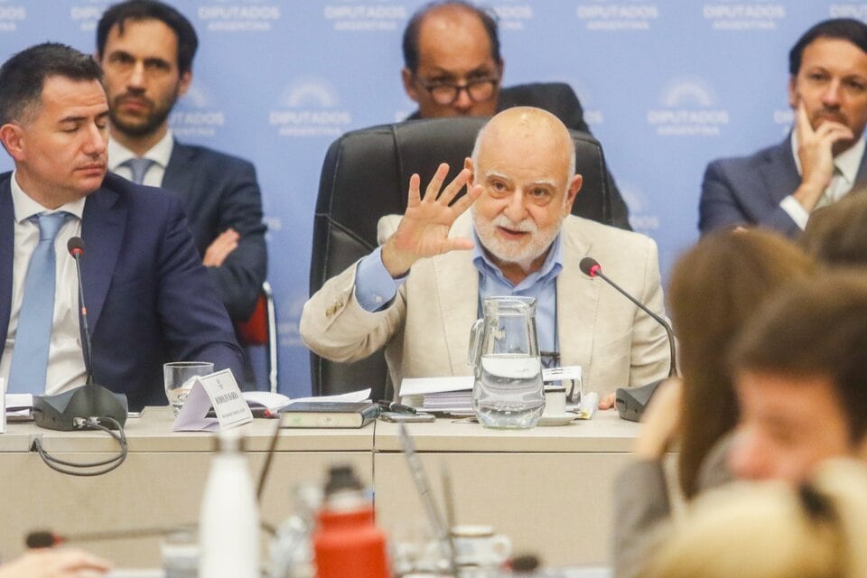 El procurador del Tesoro, Rodolfo Barra, requirió la intervención de la Corte.