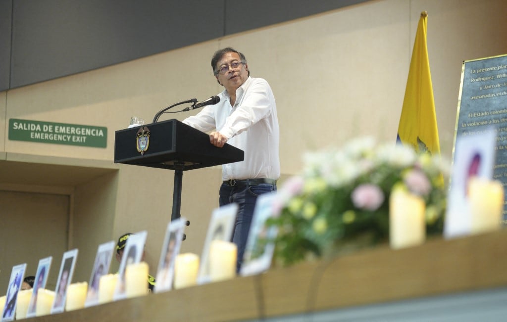 El presidente de Colombia Gustavo Petro en el acto memoria por las víctimas de la masacre.