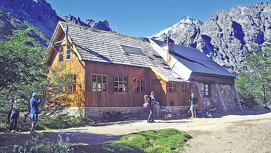 La construcción del refugio San Martín (o Jakob) es enteramente de piedra y madera.