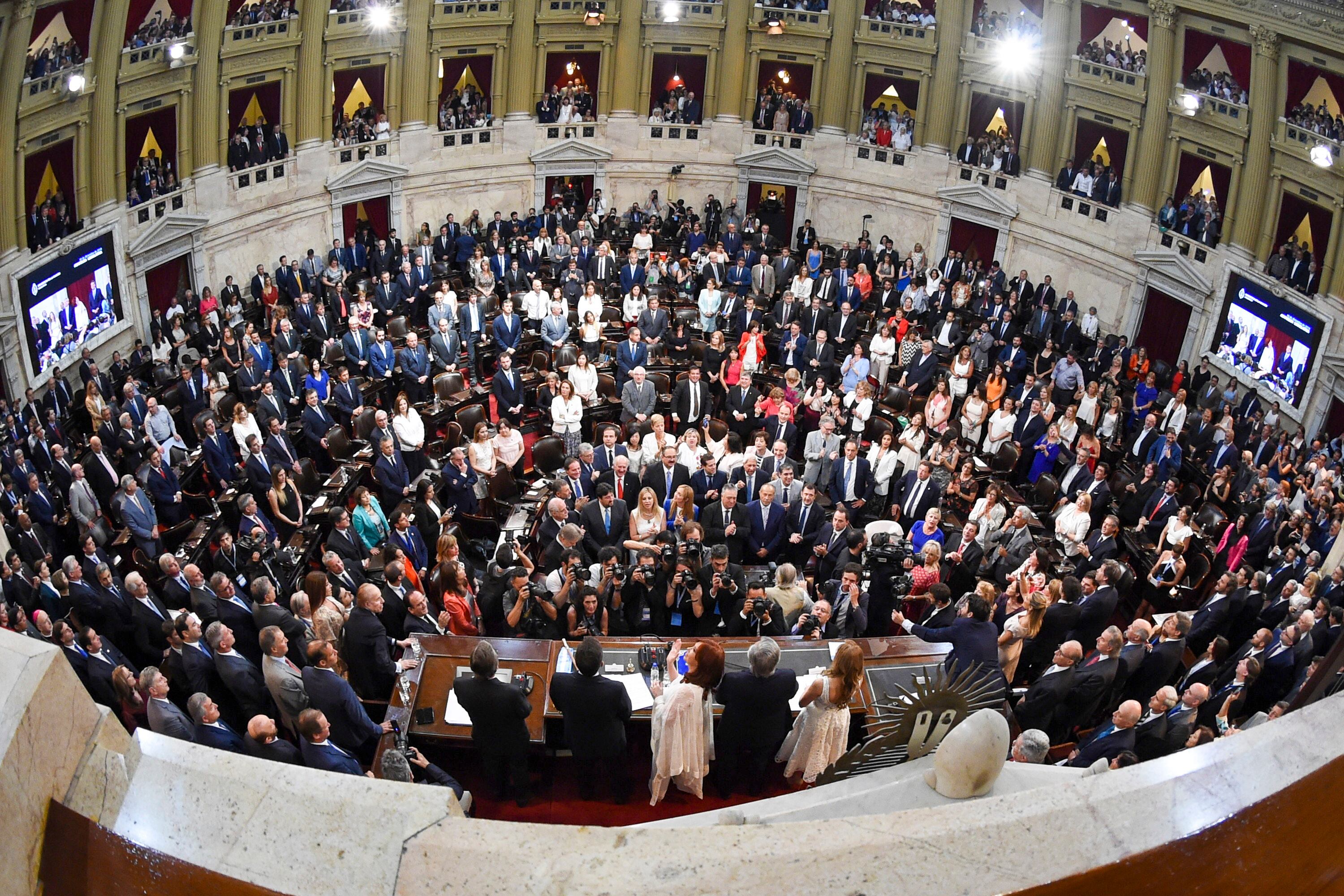 El Presidente dejará inaugurado el periodo de sesiones ordinarias.