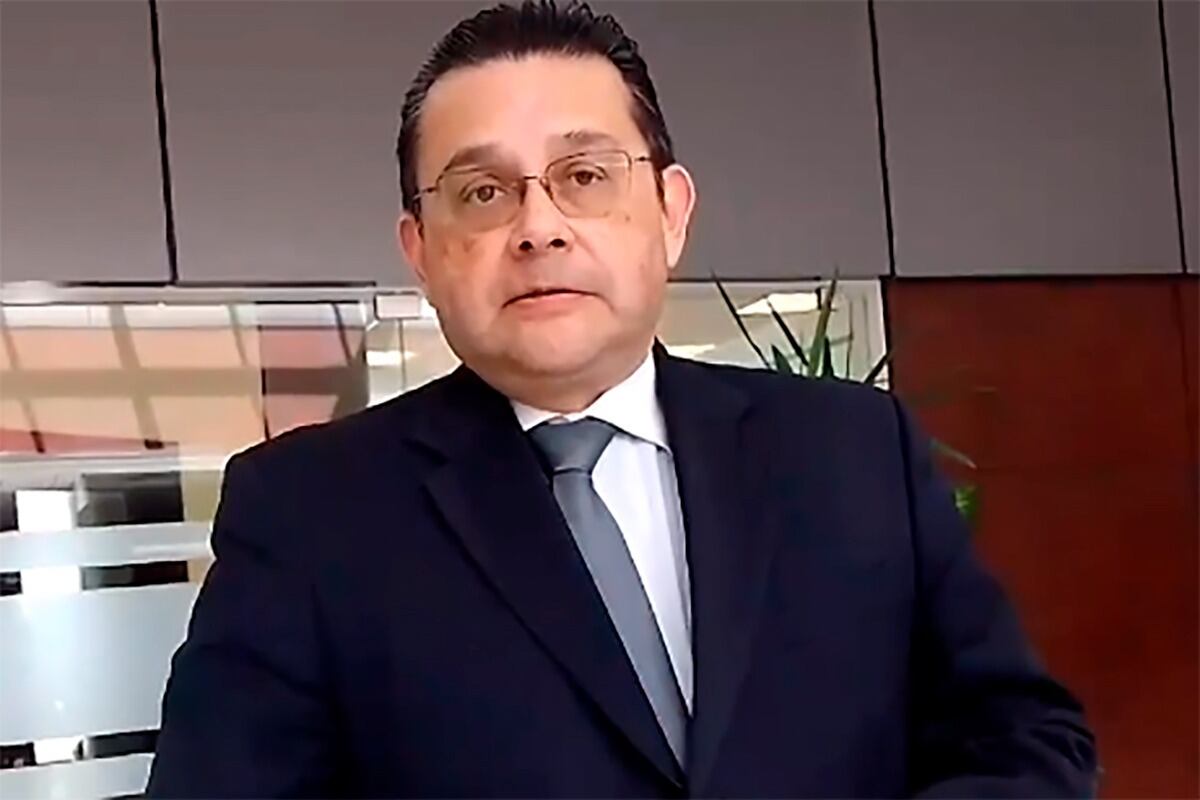 El embajador Raffo Carbajal.