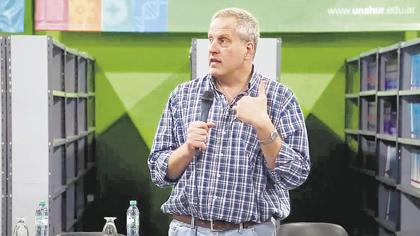 Perczyk planteó la necesidad de actualizar las becas.