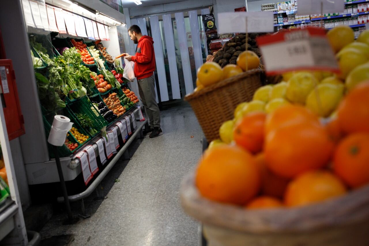 El sector de verduras, tubérculos y legumbres subió un 174,4 por ciento anual.