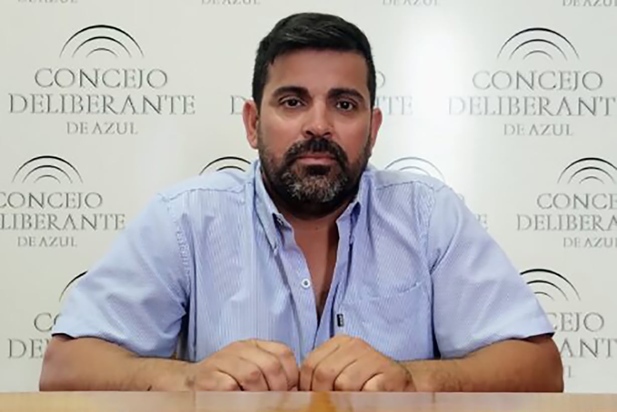 Saúl Lucero, concejal de La Libertad Avanza de Azul. 